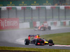 GP GIAPPONE, 05.10.2014 - Gara, Sebastian Vettel (GER) Red Bull Racing RB10 davanti a Kimi Raikkonen (FIN) Ferrari F14-T