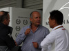 GP GIAPPONE, 04.10.2014 - (L-R) Ron Dennis (GBR) McLaren Executive Chairman e Yasuhisa Arai (JPN) Honda Motorsport Chief Officer