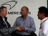GP GIAPPONE, 04.10.2014 - (L-R) Ron Dennis (GBR) McLaren Executive Chairman e Yasuhisa Arai (JPN) Honda Motorsport Chief Officer