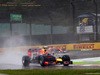GP GIAPPONE, 05.10.2014 - Gara, Sebastian Vettel (GER) Red Bull Racing RB10 davanti a Kimi Raikkonen (FIN) Ferrari F14-T