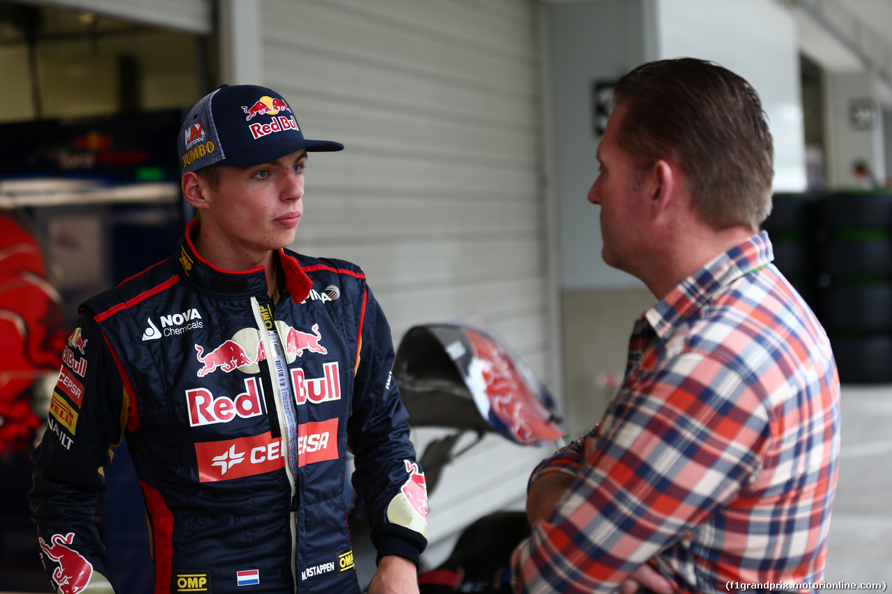 GP GIAPPONE, 02.10.2014 - Max Verstappen (NED) Scuderia Toro Rosso STR9 e his father Jos Verstappen
