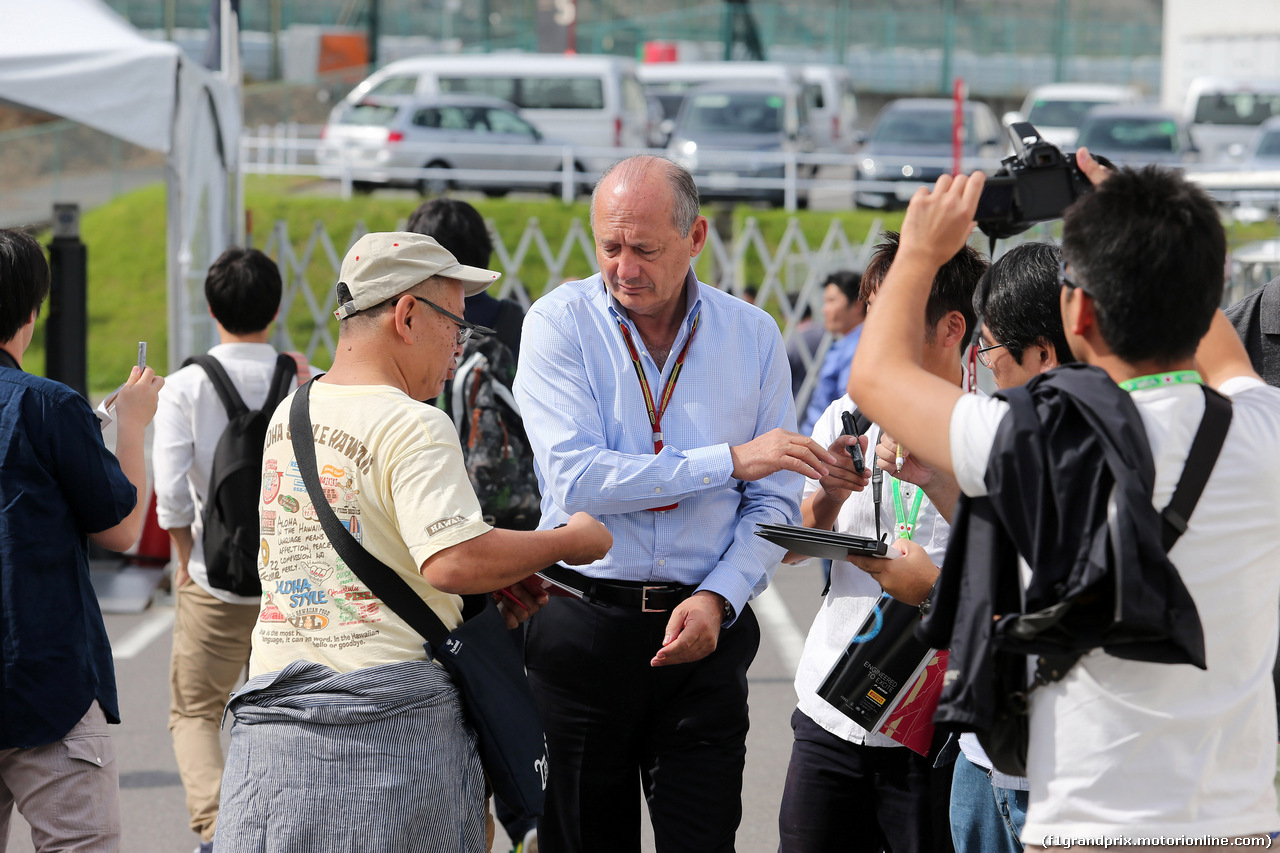GP GIAPPONE, 04.10.2014 - Prove Libere 3, Ron Dennis (GBR) McLaren Executive Chairman