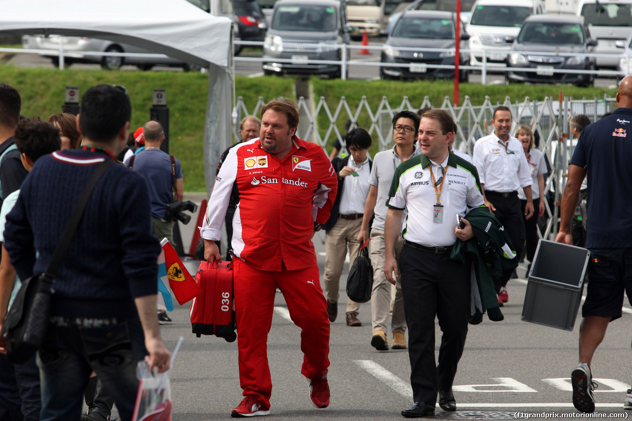 GP GIAPPONE, 04.10.2014 - Dr. Manfredi Ravetto (ITA) Caterham F1 Team Principal (R)