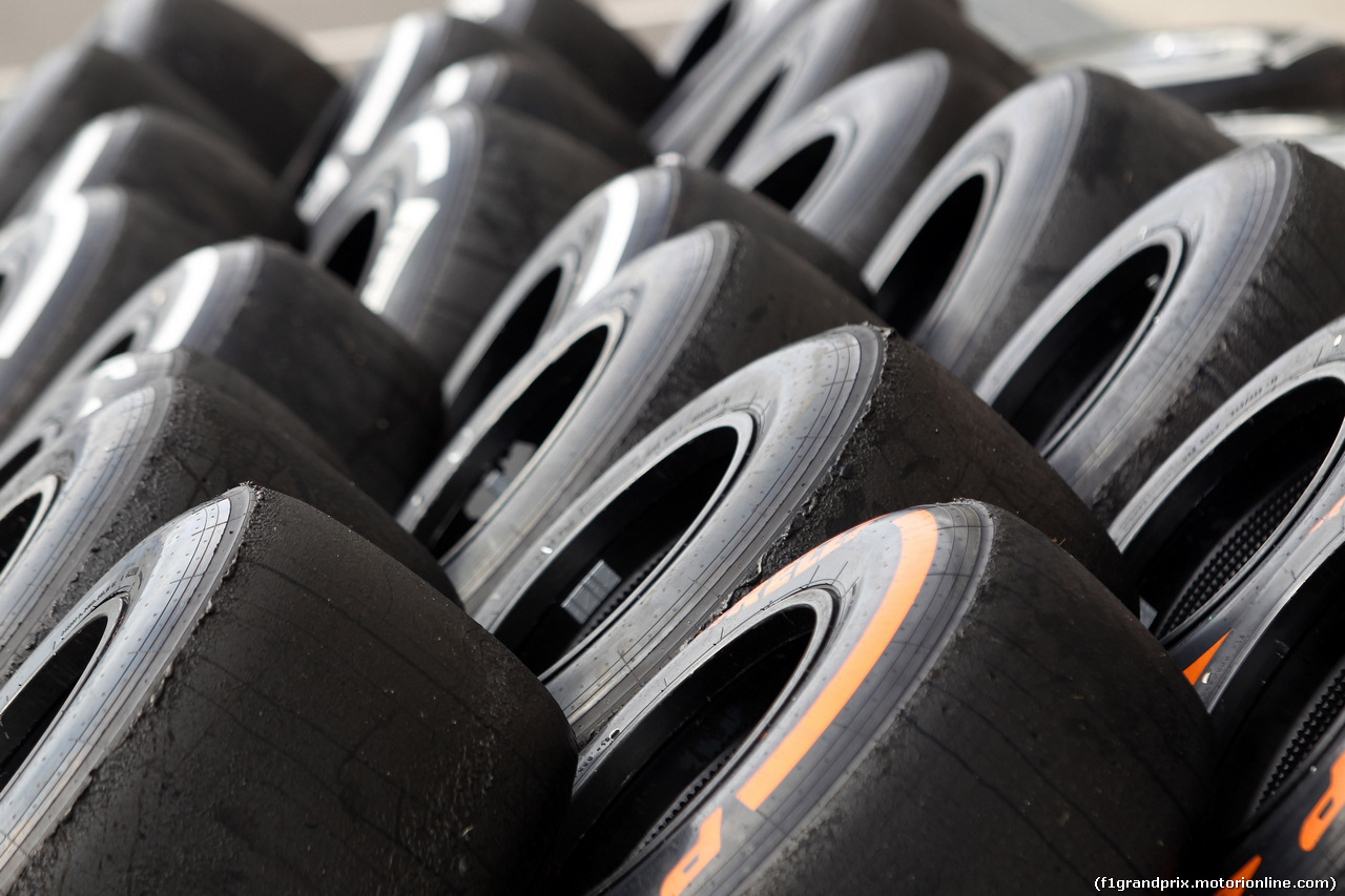 GP GIAPPONE, 04.10.2014 - Qualifiche, Pirelli Tyres