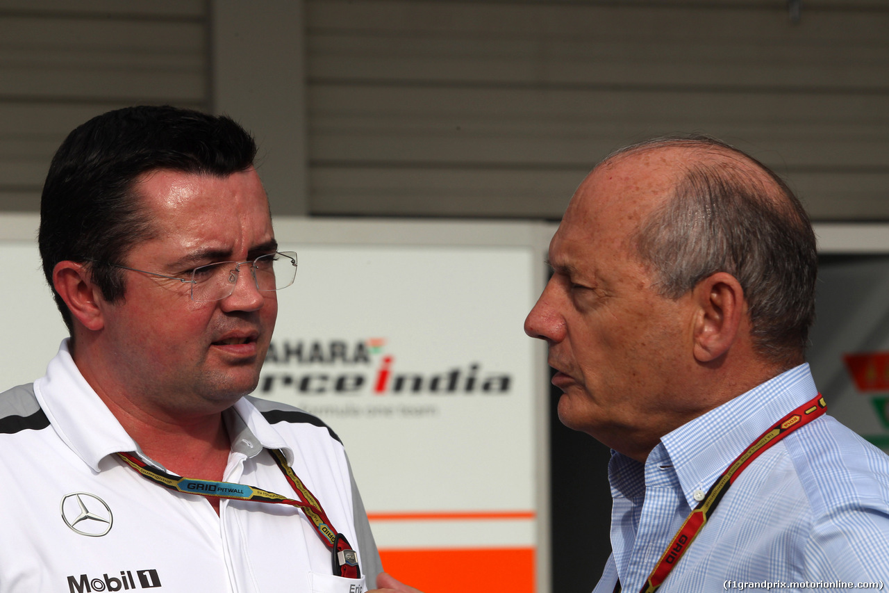 GP GIAPPONE, 04.10.2014 - Qualifiche, (L-R) Eric Boullier (FRA) McLaren Racing Director. And Ron Dennis (GBR) McLaren Executive Chairman