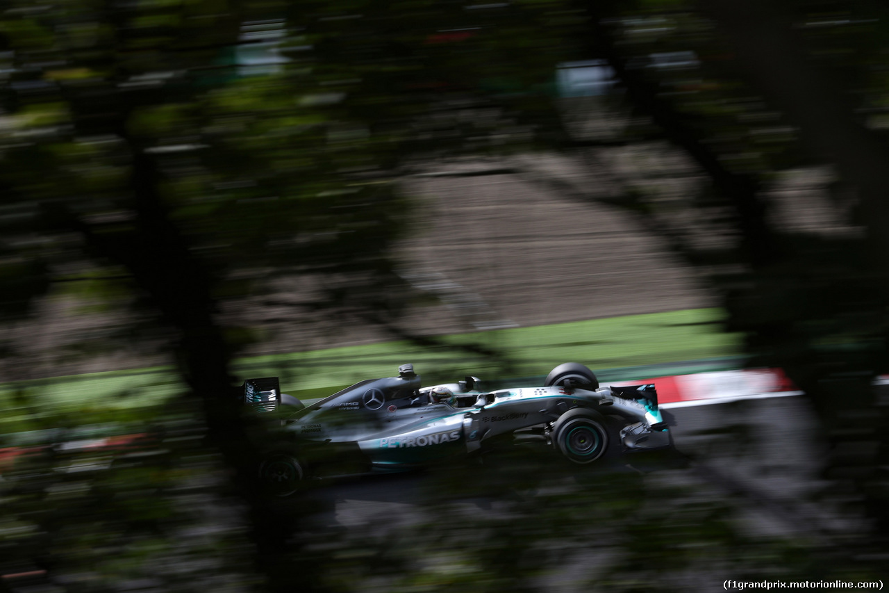 GP GIAPPONE, 04.10.2014 - Qualifiche, Lewis Hamilton (GBR) Mercedes AMG F1 W05