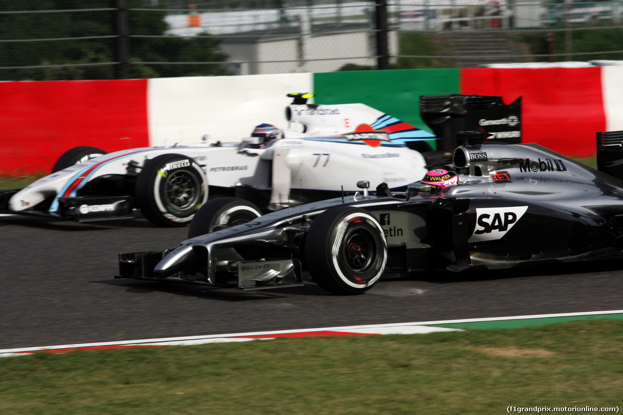 GP GIAPPONE, 04.10.2014 - Qualifiche, Valtteri Bottas (FIN) Williams F1 Team FW36 e Jenson Button (GBR) McLaren Mercedes MP4-29