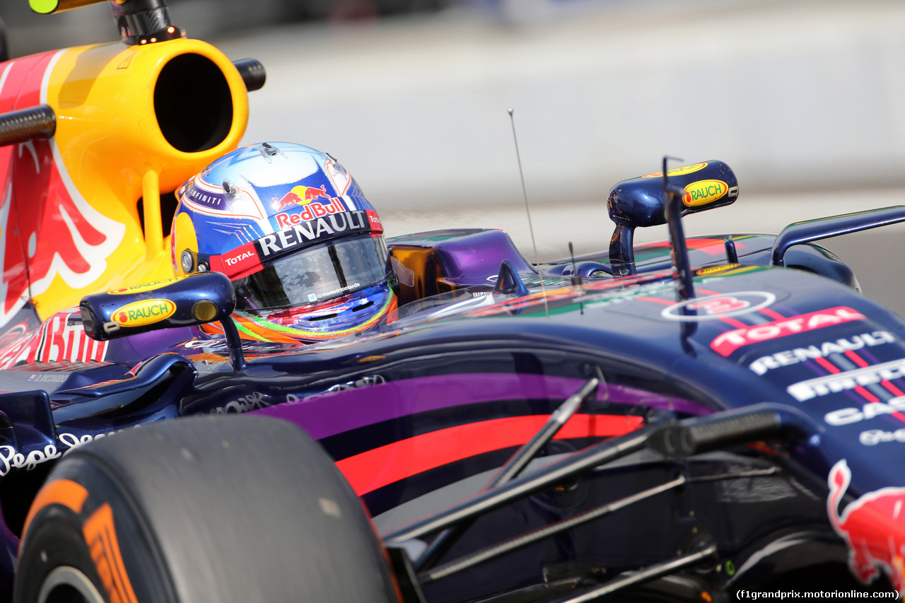 GP GIAPPONE, 03.10.2014 - Prove Libere 1, Daniel Ricciardo (AUS) Red Bull Racing RB10
