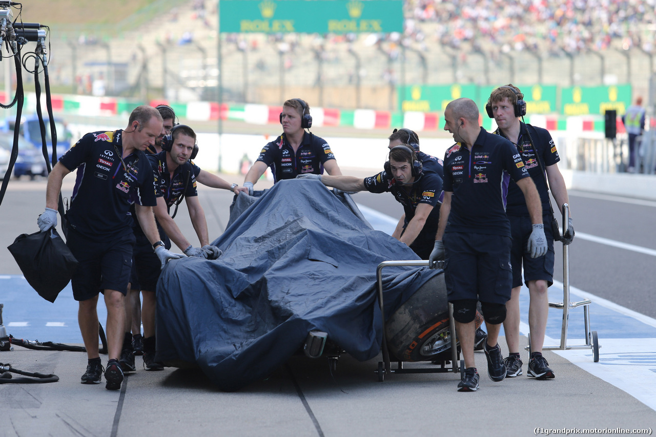 GP GIAPPONE, 03.10.2014 - Prove Libere 2, The Red Bull Racing RB10 of Daniel Ricciardo (AUS)