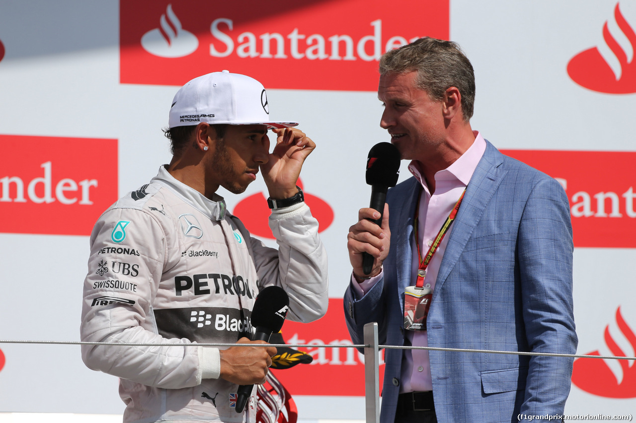 GP GRAN BRETAGNA, 06.07.2014 - Gara, Lewis Hamilton (GBR) Mercedes AMG F1 W05 (vincitore) with David Coulthard (GBR)