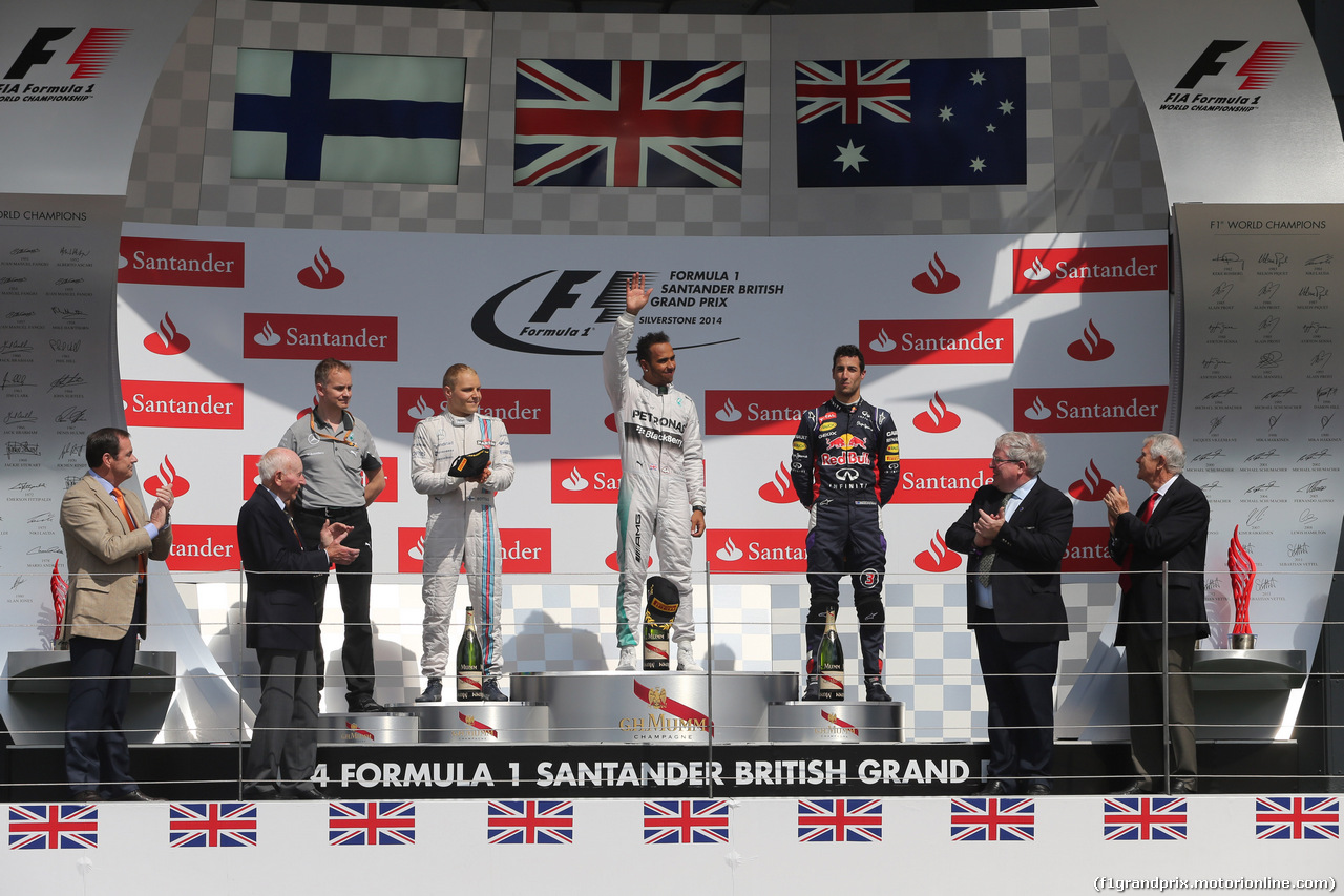 GP GRAN BRETAGNA, 06.07.2014 - Podium, Lewis Hamilton (GBR) Mercedes AMG F1 W05 (vincitore), Valtteri Bottas (FIN) Williams F1 Team FW36 (secondo) e Daniel Ricciardo (AUS) Infiniti Red Bull Racing RB10 (terzo)