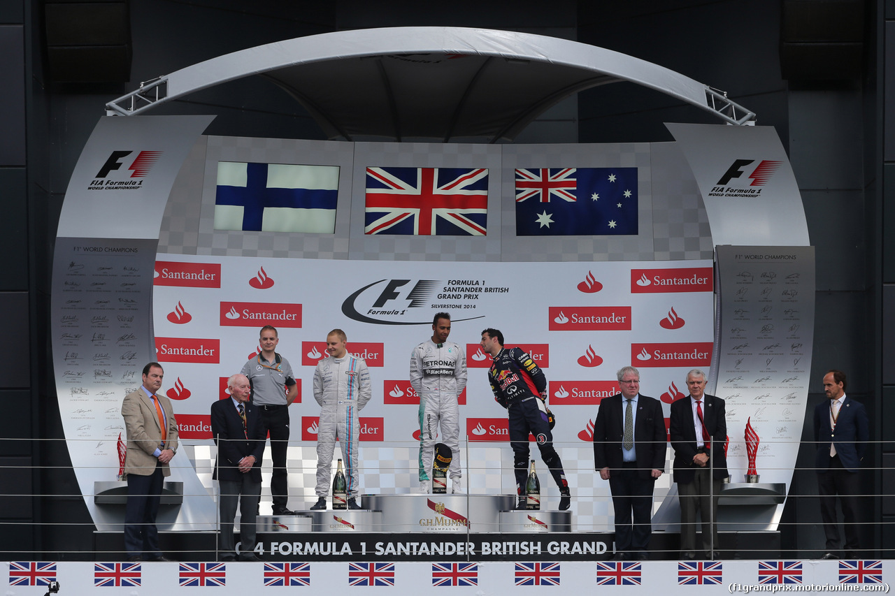 GP GRAN BRETAGNA, 06.07.2014 - Podium, Lewis Hamilton (GBR) Mercedes AMG F1 W05 (vincitore), Valtteri Bottas (FIN) Williams F1 Team FW36 (secondo) e Daniel Ricciardo (AUS) Infiniti Red Bull Racing RB10 (terzo)