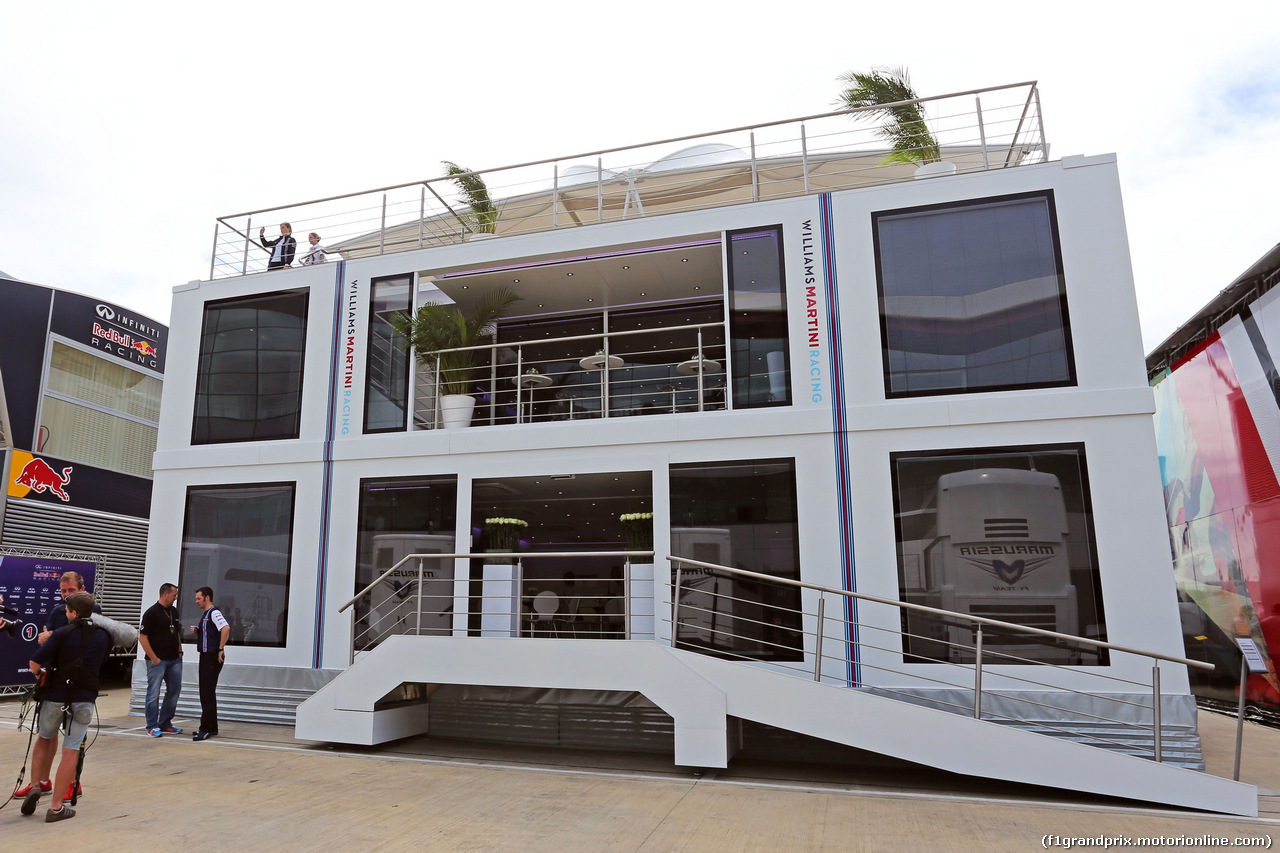 GP GRAN BRETAGNA, The new Williams motorhome.
03.07.2014. Formula 1 World Championship, Rd 9, British Grand Prix, Silverstone, England, Preparation Day.