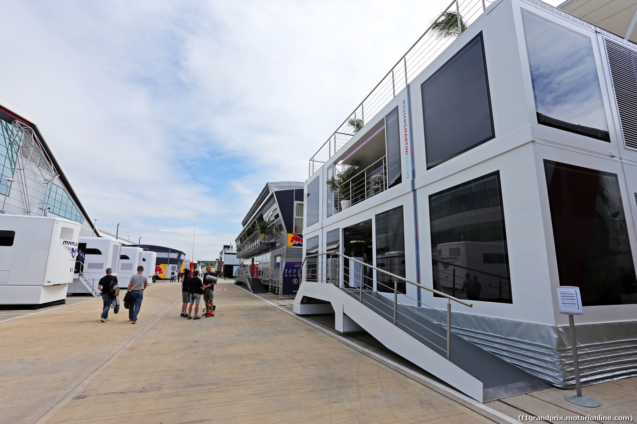 GP GRAN BRETAGNA, The new Williams motorhome.
03.07.2014. Formula 1 World Championship, Rd 9, British Grand Prix, Silverstone, England, Preparation Day.