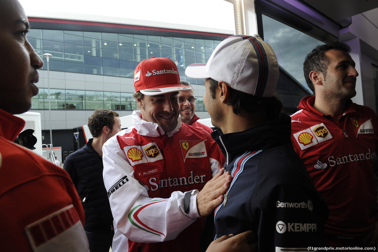 GP GRAN BRETAGNA, 04.07.2014 - Felipe Massa (BRA) Williams F1 Team FW36 celebrates 200 gp in Formula 1 with Fernando Alonso (ESP) Ferrari F14T