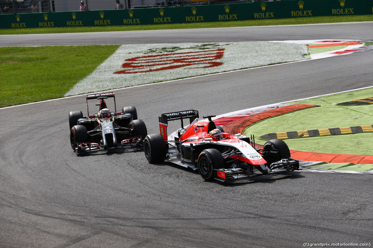 GP ITALIA, 07.09.2014 - Gara, Jules Bianchi (FRA) Marussia F1 Team MR03 davanti a Romain Grosjean (FRA) Lotus F1 Team E22