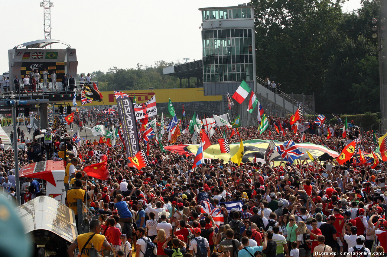 GP ITALIA, 07.09.2014 - Gara, 1st position Lewis Hamilton (GBR) Mercedes AMG F1 W05, secondo Nico Rosberg (GER) Mercedes AMG F1 W05 e terzo Felipe Massa (BRA) Williams F1 Team FW36