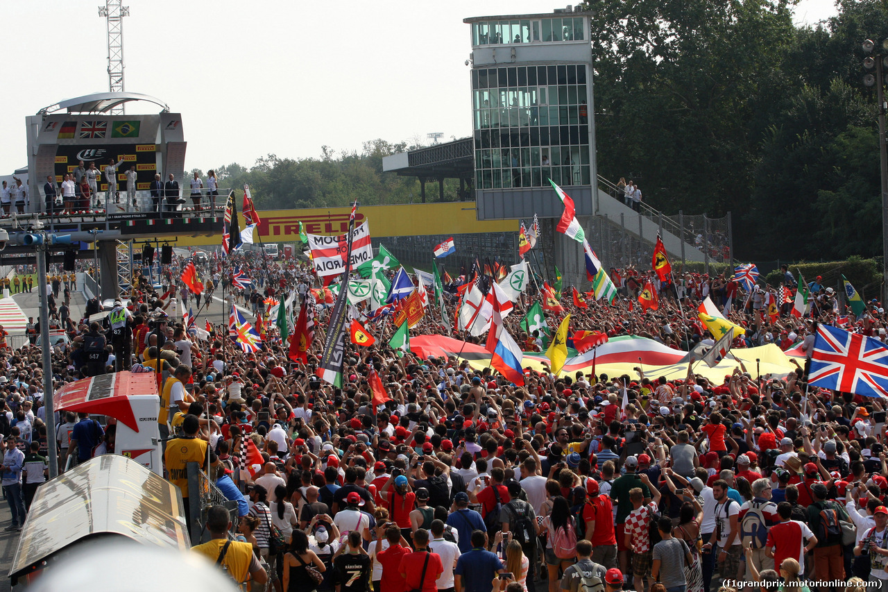 GP ITALIA, 07.09.2014 - Gara, 1st position Lewis Hamilton (GBR) Mercedes AMG F1 W05, secondo Nico Rosberg (GER) Mercedes AMG F1 W05 e terzo Felipe Massa (BRA) Williams F1 Team FW36