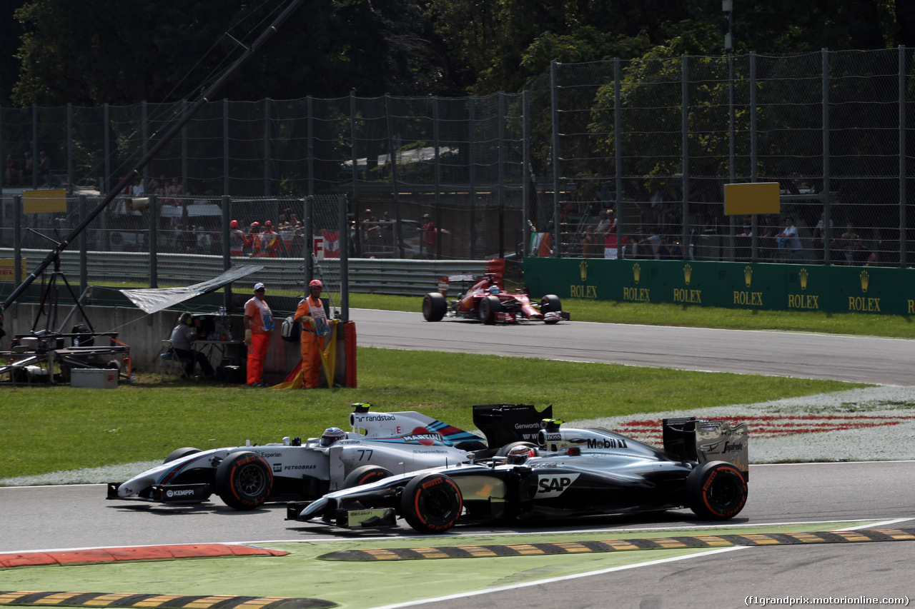 GP ITALIA, 07.09.2014 - Gara, Valtteri Bottas (FIN) Williams F1 Team FW36 e Kevin Magnussen (DEN) McLaren Mercedes MP4-29