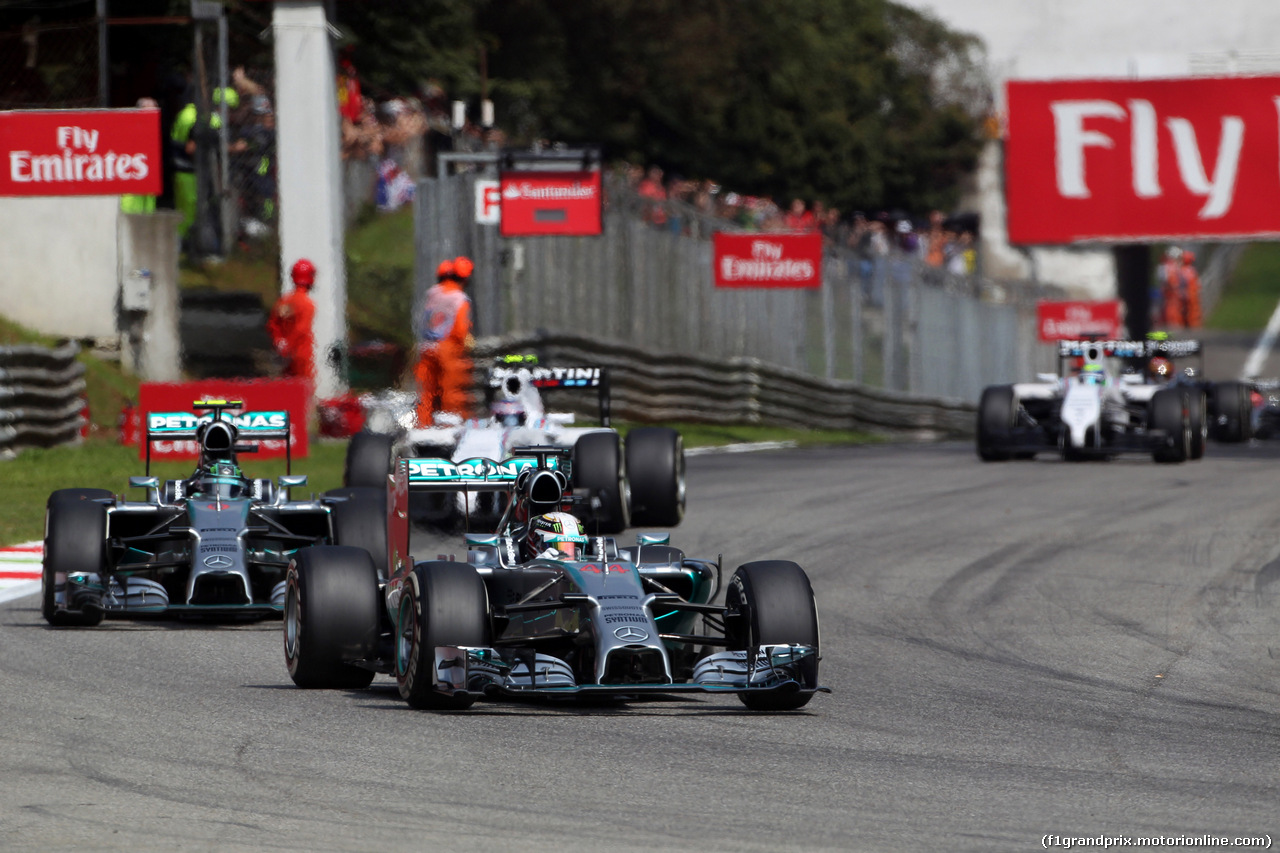 GP ITALIA, 07.09.2014 - Gara, Lewis Hamilton (GBR) Mercedes AMG F1 W05 davanti a Nico Rosberg (GER) Mercedes AMG F1 W05