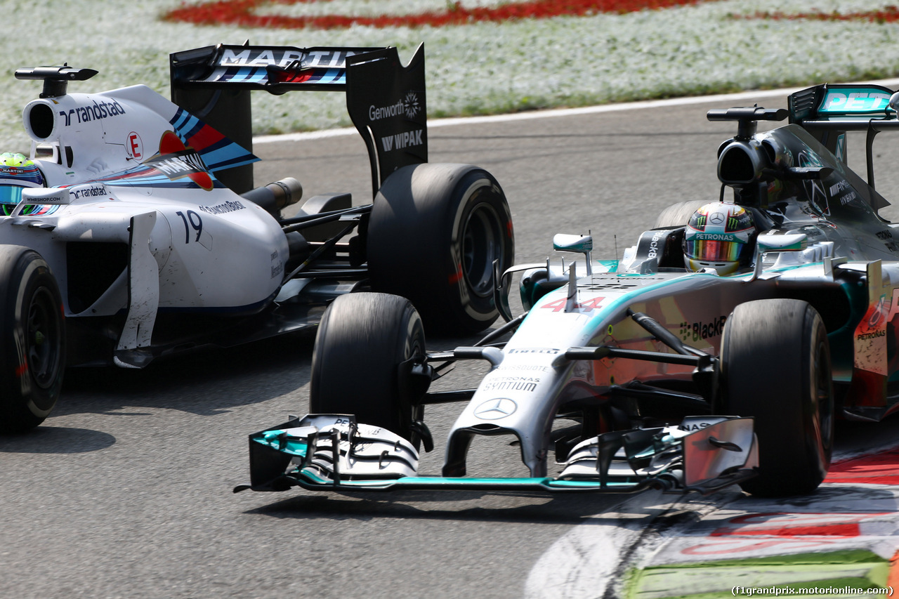 GP ITALIA, 07.09.2014 - Gara, Lewis Hamilton (GBR) Mercedes AMG F1 W05 pass Felipe Massa (BRA) Williams F1 Team FW36