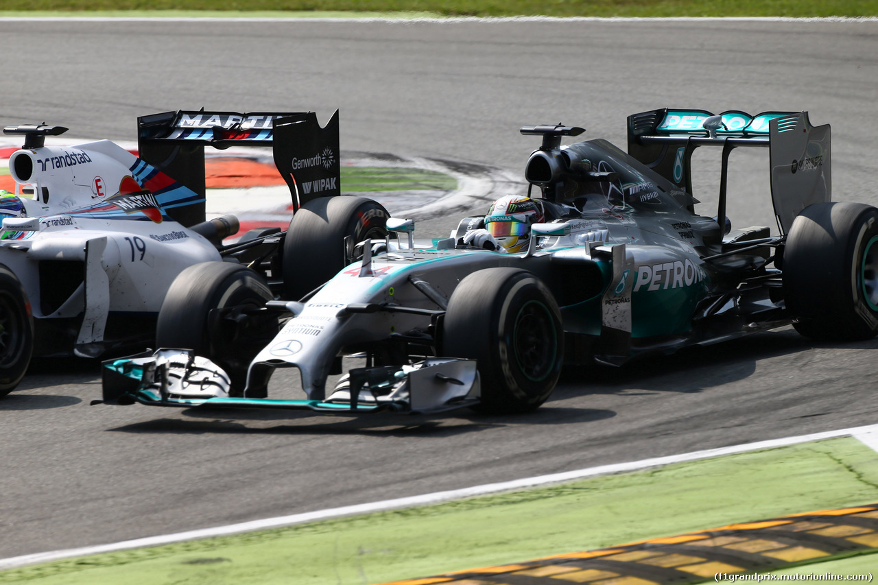 GP ITALIA, 07.09.2014 - Gara, Lewis Hamilton (GBR) Mercedes AMG F1 W05 pass Felipe Massa (BRA) Williams F1 Team FW36