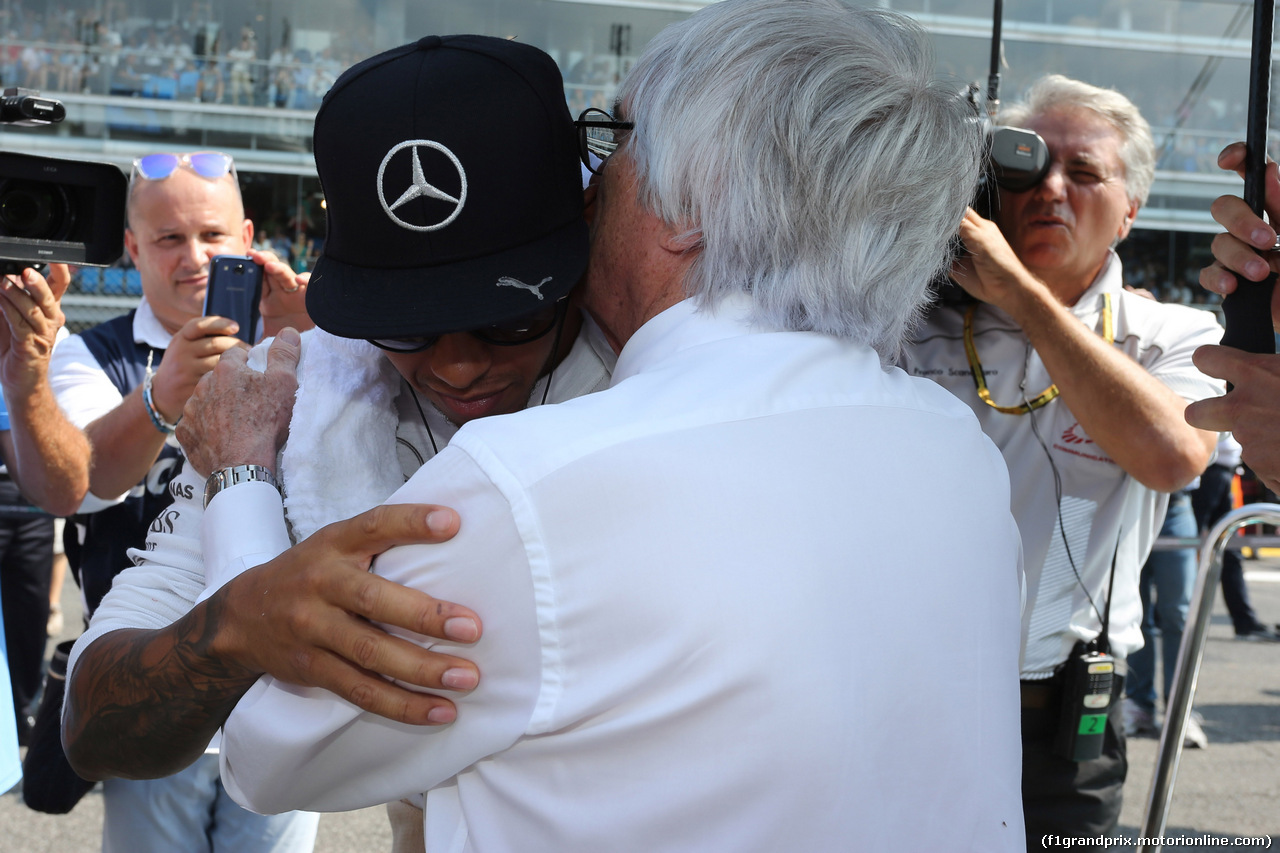 GP ITALIA, 07.09.2014 - Gara, Lewis Hamilton (GBR) Mercedes AMG F1 W05 e Bernie Ecclestone (GBR), President e CEO of FOM