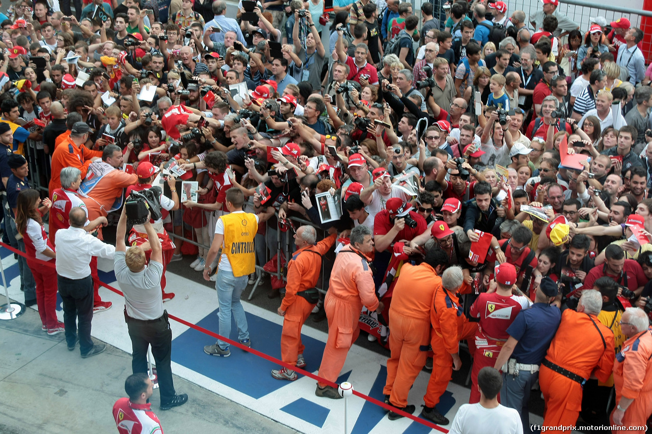 GP ITALIA, 04.09.2014- Autograph session, Fernando Alonso (ESP) Ferrari F14-T e Kimi Raikkonen (FIN) Ferrari F14-T