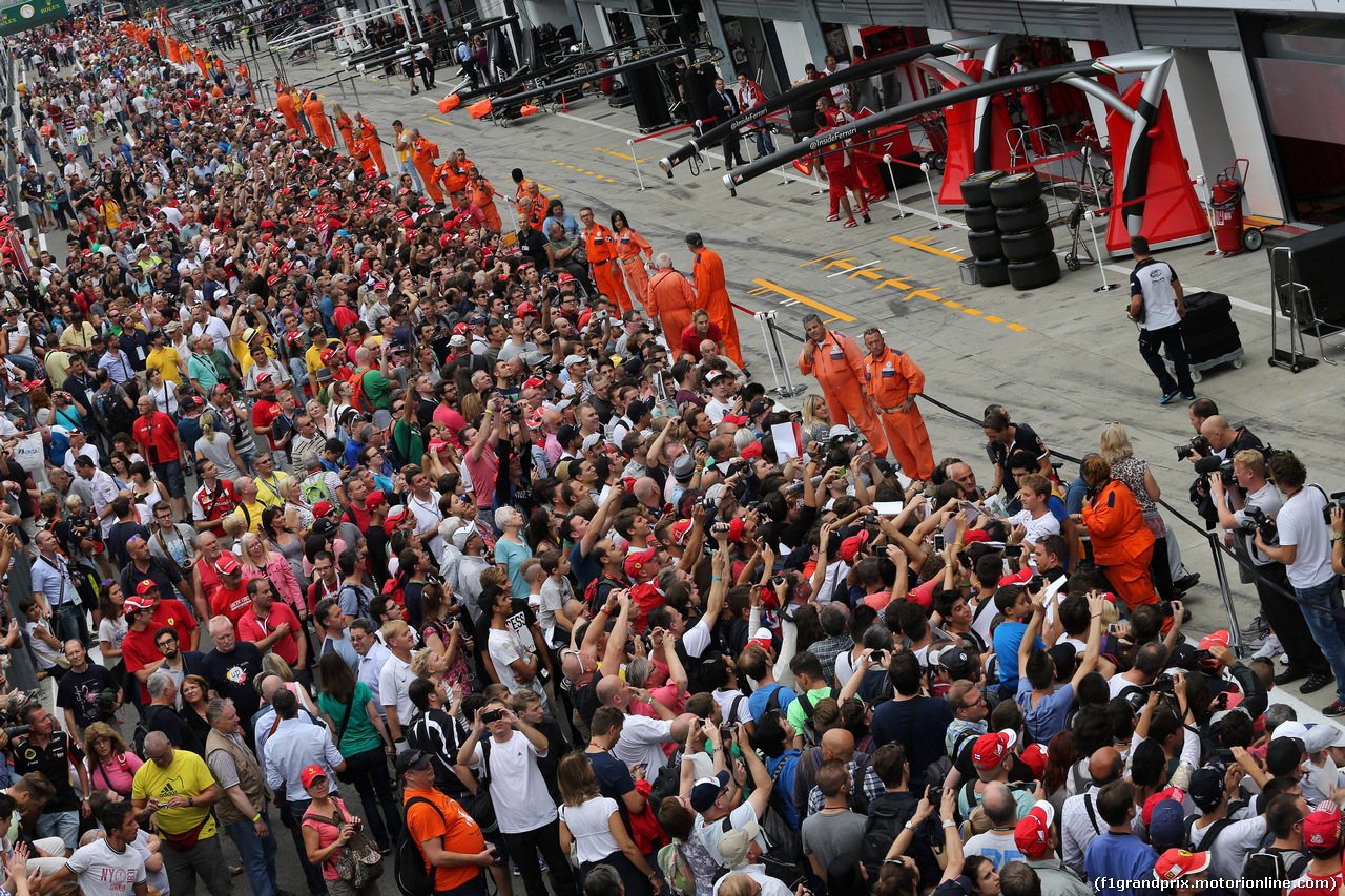 GP ITALIA, 04.09.2014- Autograph session, Nico Rosberg (GER) Mercedes AMG F1 W05