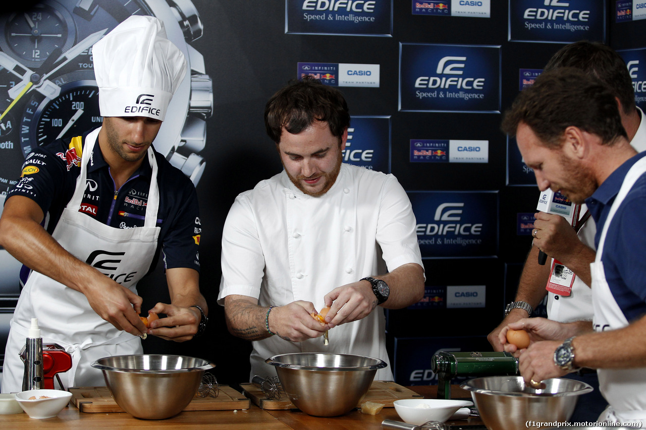 GP ITALIA, Casio Edifice Launch at RedBull Engery Station, Daniel Ricciardo (AUS) Red Bull Racing, Tom Sellers, Michelin-star chef e Christian Horner (GBR) Red Bull Racing Team Principal.
04.09.2014.