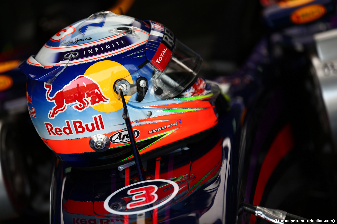 GP MALESIA, 30.03.2014 - Gara, The helmet of Daniel Ricciardo (AUS) Red Bull Racing RB10