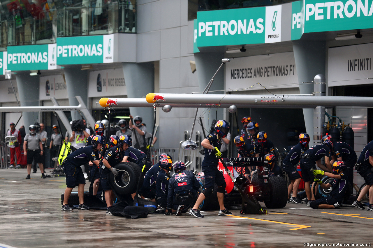 GP MALESIA, 29.03.2014- Qualifiche, Pit stop of Daniel Ricciardo (AUS) Red Bull Racing RB10