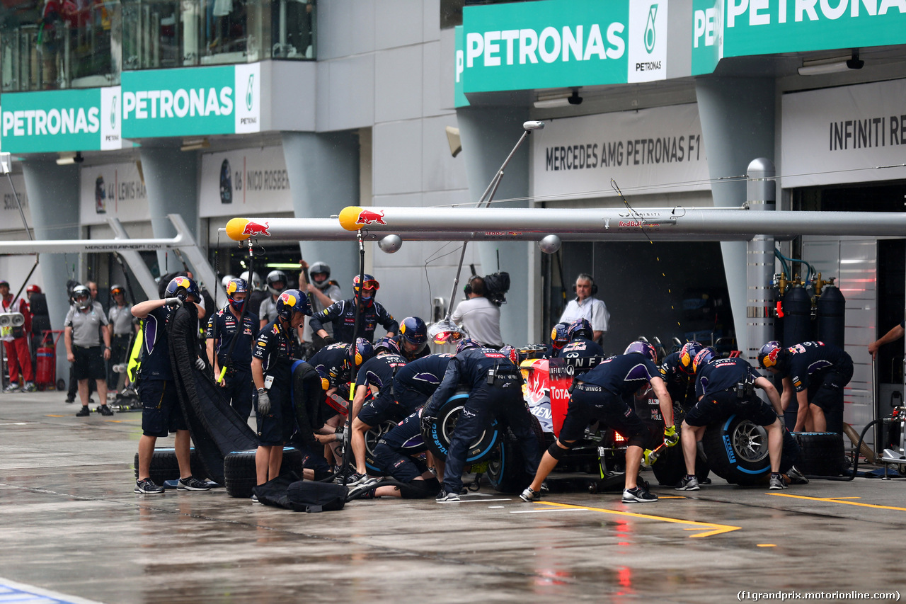 GP MALESIA, 29.03.2014- Qualifiche, Pit stop of Sebastian Vettel (GER) Red Bull Racing RB10
