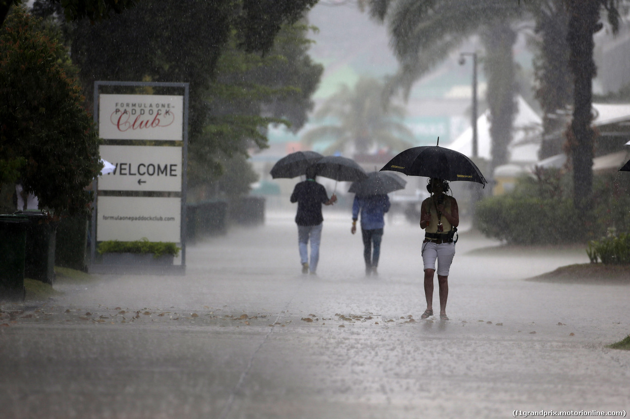 GP MALESIA, 29.03.2014- Qualifiche, The rain in the paddock