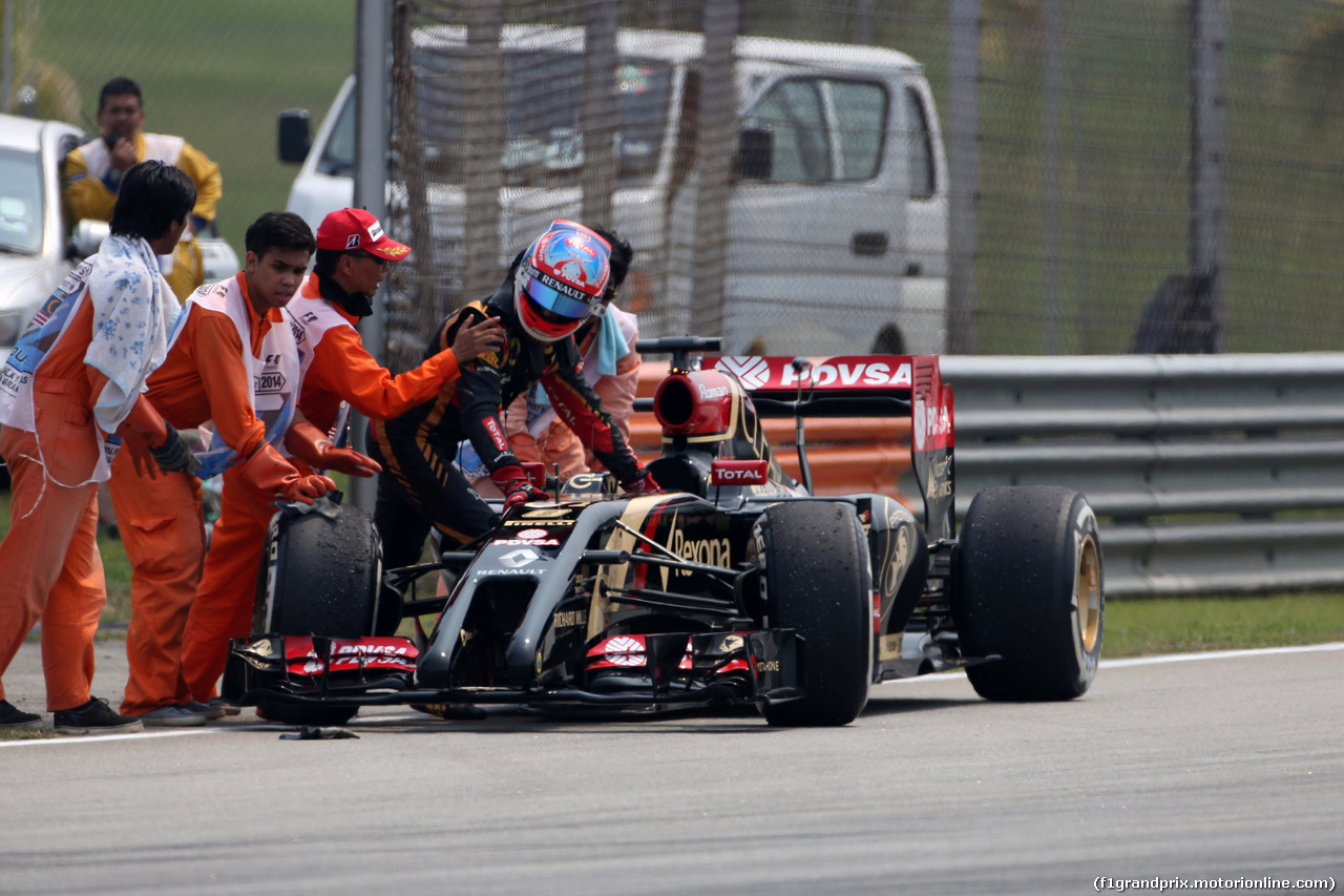 GP MALESIA, 28.03.2014- Prove Libere 2, Romain Grosjean (FRA) Lotus F1 Team E22 stoppe on the circuit