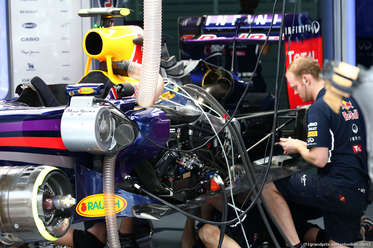 GP MALESIA, 28.03.2014- Prove Libere 2, Daniel Ricciardo (AUS) Red Bull Racing RB10