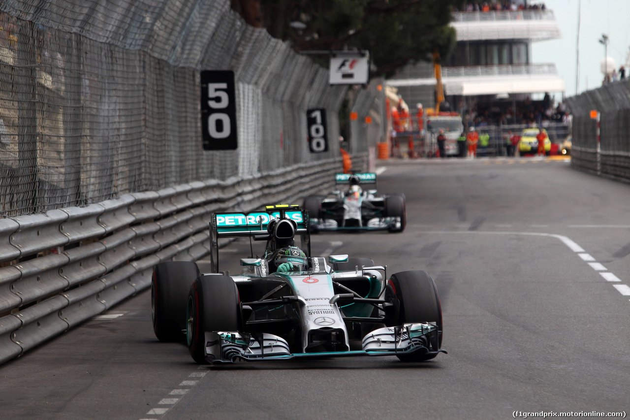 GP MONACO, 25.05.2014- Gara, Nico Rosberg (GER) Mercedes AMG F1 W05 davanti a Lewis Hamilton (GBR) Mercedes AMG F1 W05