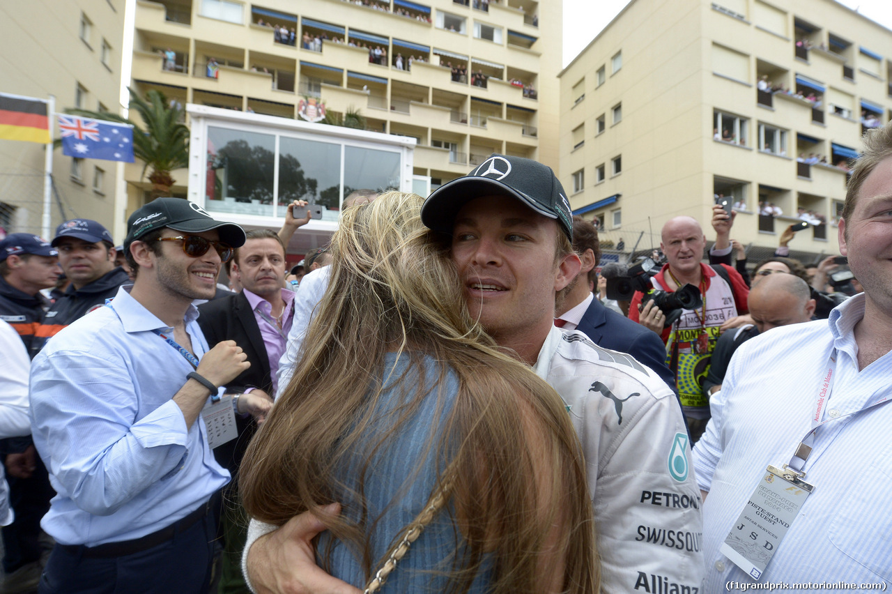 GP MONACO, 25.05.2014- Gara, Nico Rosberg (GER) Mercedes AMG F1 W05 vincitore with Domenica Vivian Sibold