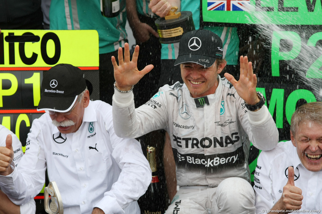 GP MONACO, Gara winner Nico Rosberg (GER) Mercedes AMG F1 celebrates with the team.
25.05.2014. Formula 1 World Championship, Rd 6, Monaco Grand Prix, Monte Carlo, Monaco, Gara Day.