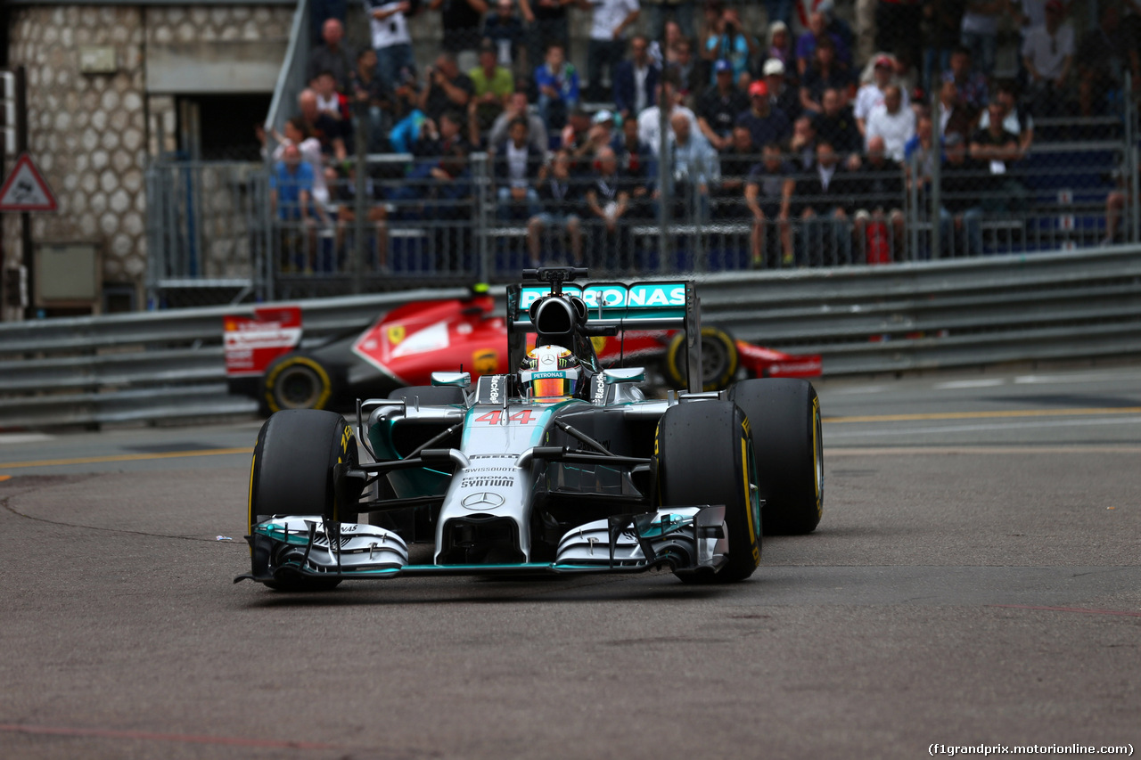 GP MONACO, 22.05.2014- Prove Libere 1, Lewis Hamilton (GBR) Mercedes AMG F1 W05 e Kimi Raikkonen (FIN) Ferrari F14-T