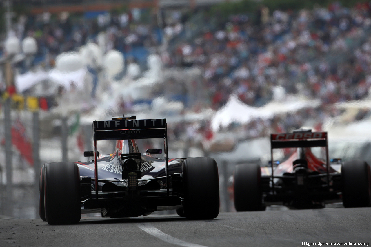 GP MONACO, 22.05.2014- Prove Libere 2, Sebastian Vettel (GER) Red Bull Racing RB10 e Jean-Eric Vergne (FRA) Scuderia Toro Rosso STR9