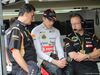 GP MONACO, 22.05.2014- Free Practice 2, Federico Gastaldi (ARG) Lotus F1 Team Deputy Team Principal e Pastor Maldonado (VEN) Lotus F1 Team E22 with