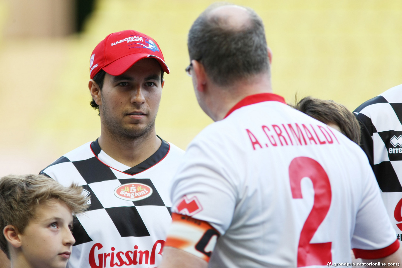 GP MONACO, Sergio Perez (MEX) Sahara Force India F1 with HSH Prince Albert of Monaco (MON) at the charity football match.
20.05.2014. Formula 1 World Championship, Rd 6, Monaco Grand Prix, Monte Carlo, Monaco, Tuesday Soccer.