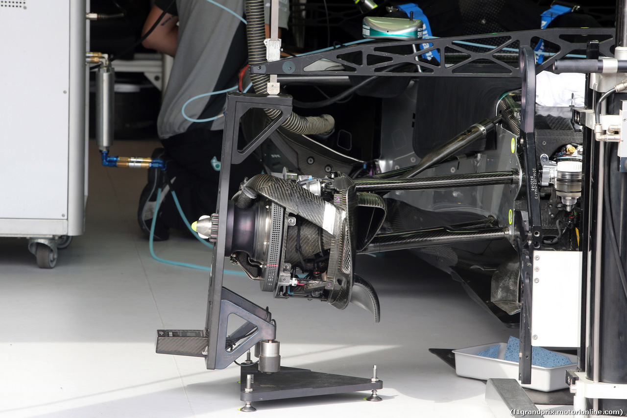 GP MONACO, 21.05.2014- Mechanics Mercedes work on the cars