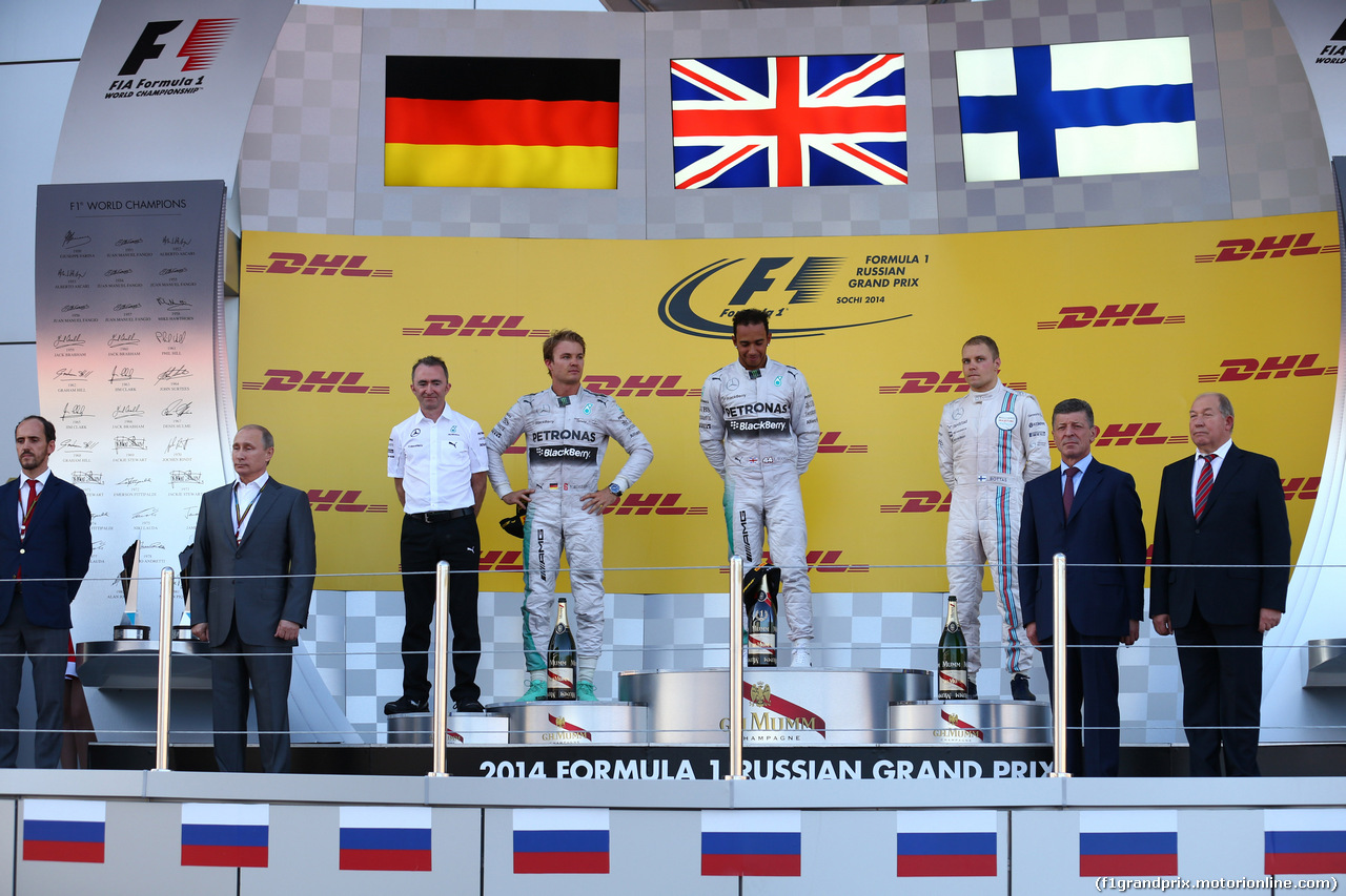 GP RUSSIA, 12.10.2014- Podium, winner Lewis Hamilton (GBR) Mercedes AMG F1 W05, 2nd Nico Rosberg (GER) Mercedes AMG F1 W05, 3rd Valtteri Bottas (FIN) Williams F1 Team FW36 with Paddy Lowe (GBR) Mercedes AMG F1 Executive Director, Vladimir Putin (RUS) President od Russian Federation e Dmitry Kozak (RUS) Russian Deputy Prime Minister