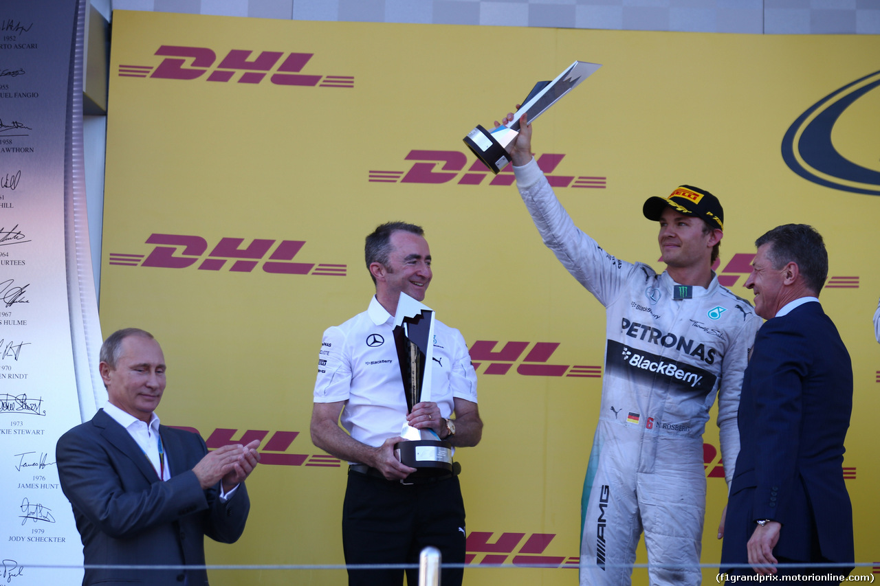 GP RUSSIA, 12.10.2014- Podium, winner Lewis Hamilton (GBR) Mercedes AMG F1 W05, 2nd Nico Rosberg (GER) Mercedes AMG F1 W05, 3rd Valtteri Bottas (FIN) Williams F1 Team FW36 with Paddy Lowe (GBR) Mercedes AMG F1 Executive Director, Vladimir Putin (RUS) President od Russian Federation e Dmitry Kozak (RUS) Russian Deputy Prime Minister