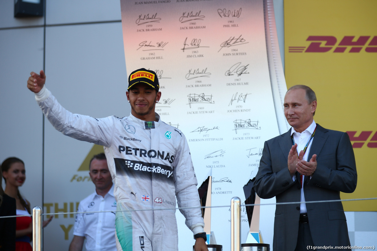 GP RUSSIA, 12.10.2014-  Podium: winner Lewis Hamilton (GBR) Mercedes AMG F1 W05 e Vladimir Putin (RUS) President of Russian Federation