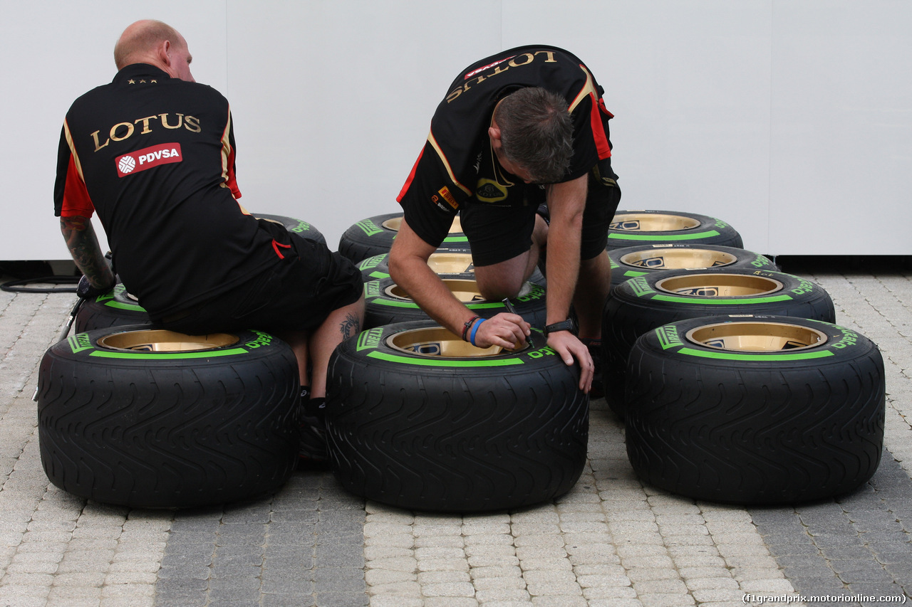 GP RUSSIA, 09.10.2014- Pirelli Tires