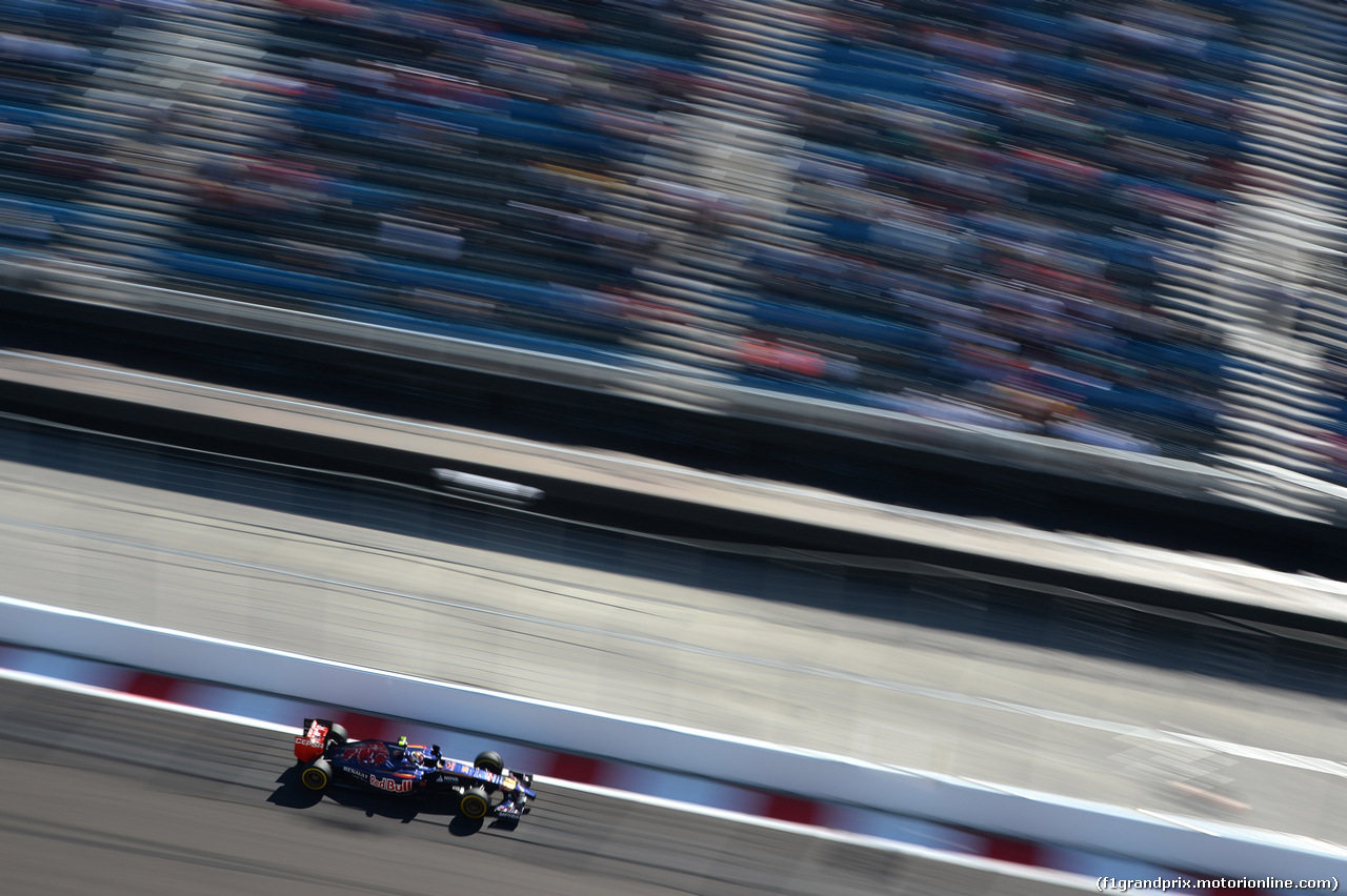 GP RUSSIA, 11.10.2014- Prove Libere 3, Daniil Kvyat (RUS) Scuderia Toro Rosso STR9