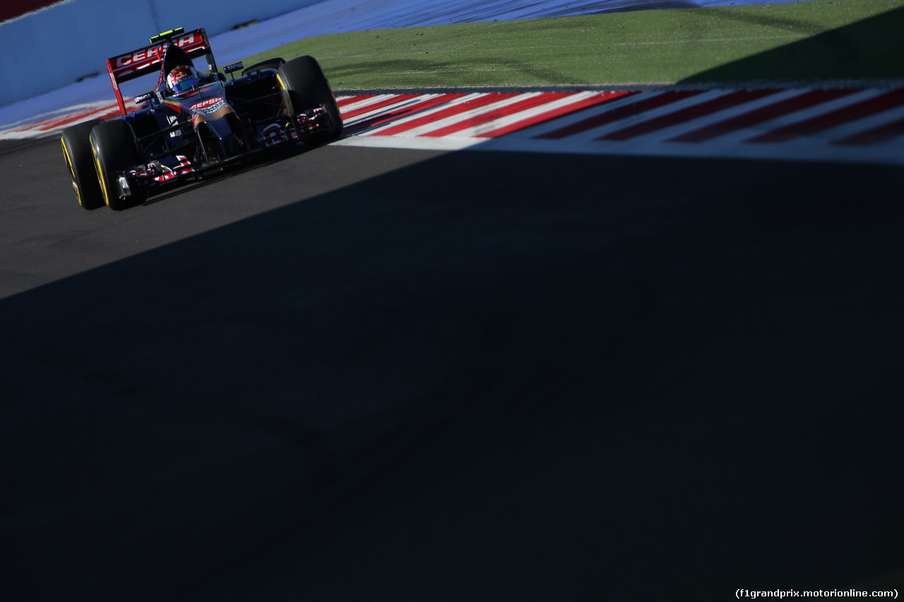 GP RUSSIA, 11.10.2014- Qualifiche, Daniil Kvyat (RUS) Scuderia Toro Rosso STR9